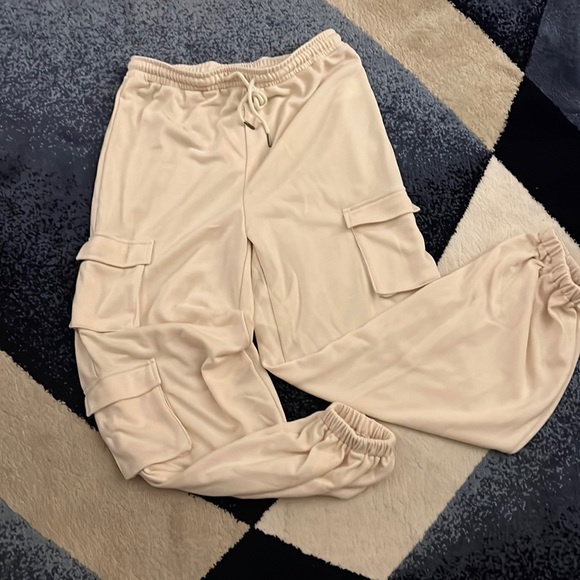 Solid mid waist cargo joggers - Picture 2 of 12